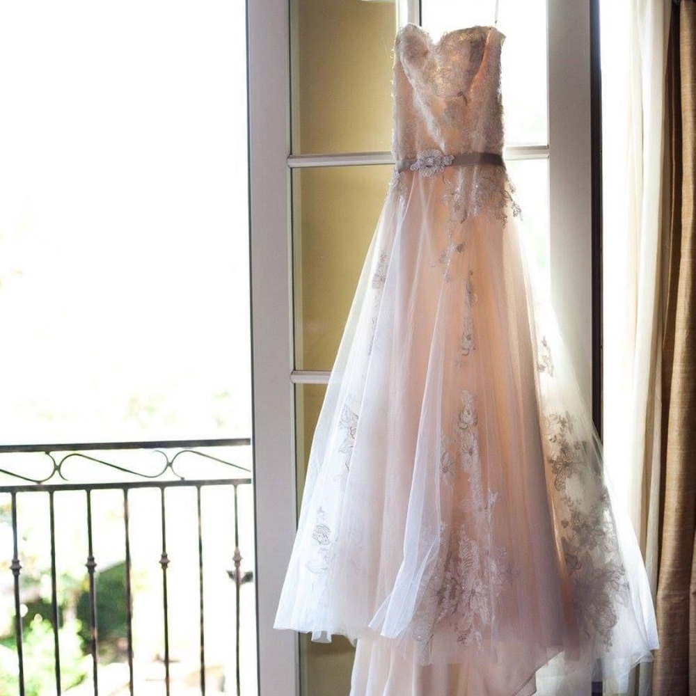Flowy Lace Melissa Sweet Wedding Dress - Picture 1 of 12